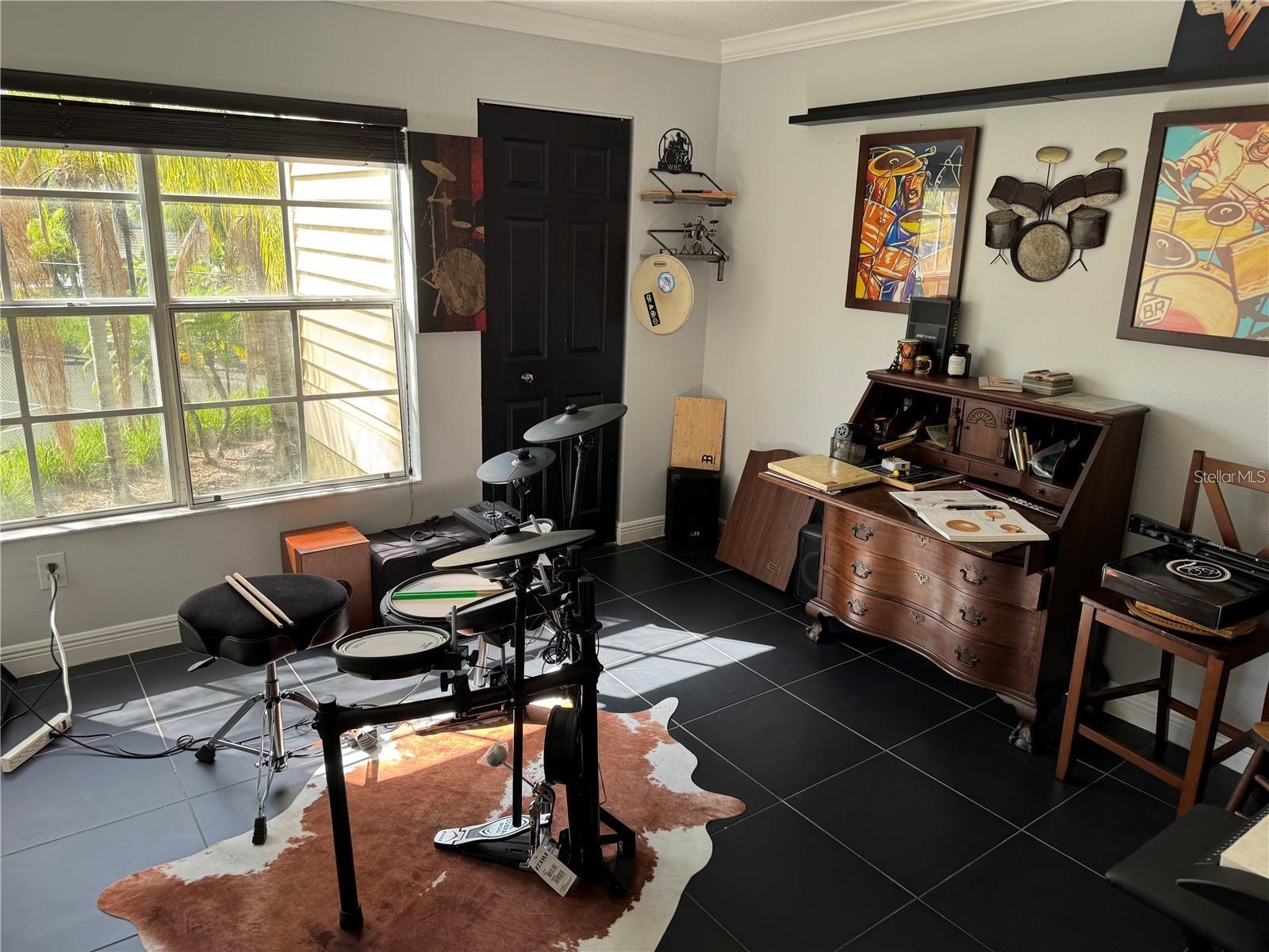 Image 26 of 38 For 1950 Summer Club Drive 202