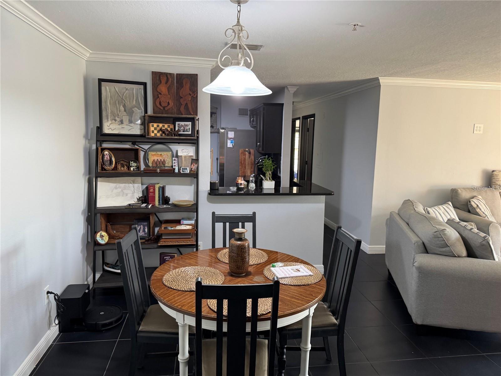 Image 7 of 38 For 1950 Summer Club Drive 202