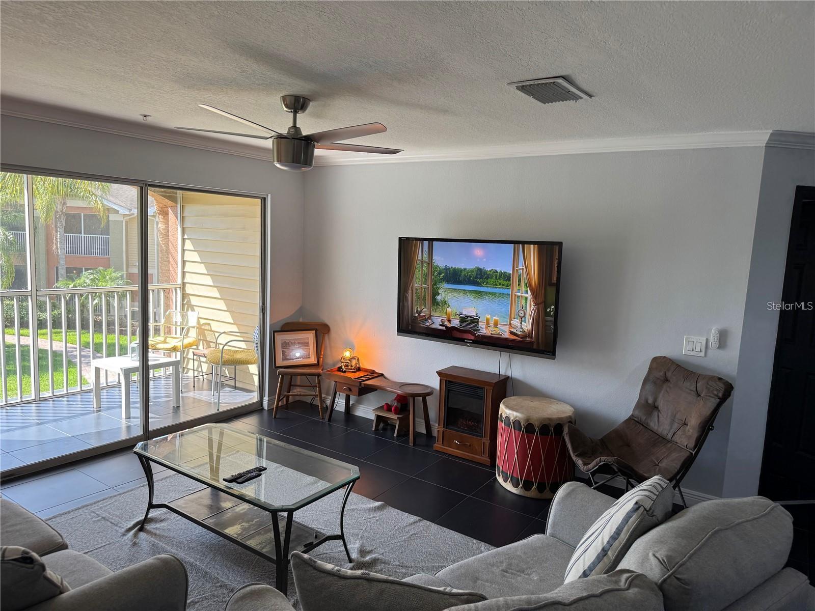 Image 8 of 38 For 1950 Summer Club Drive 202