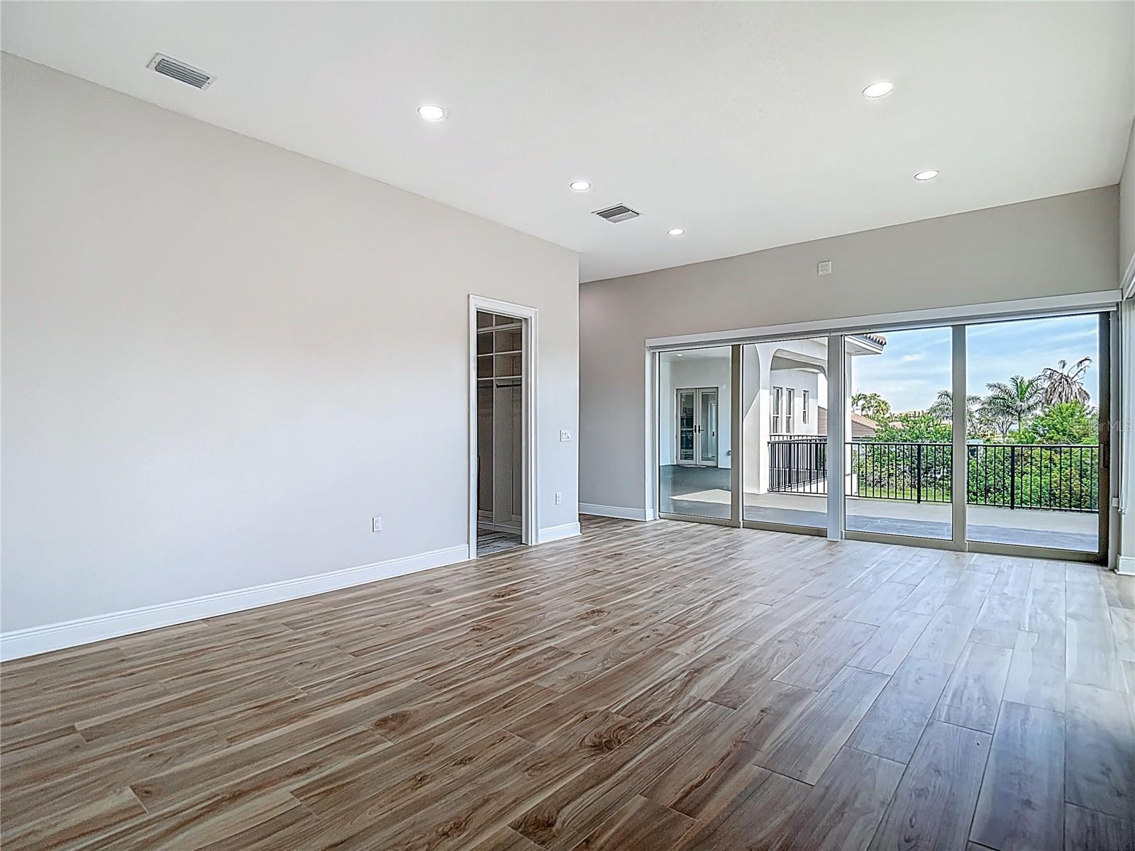 Image 20 of 40 For 1329 Jumana Loop