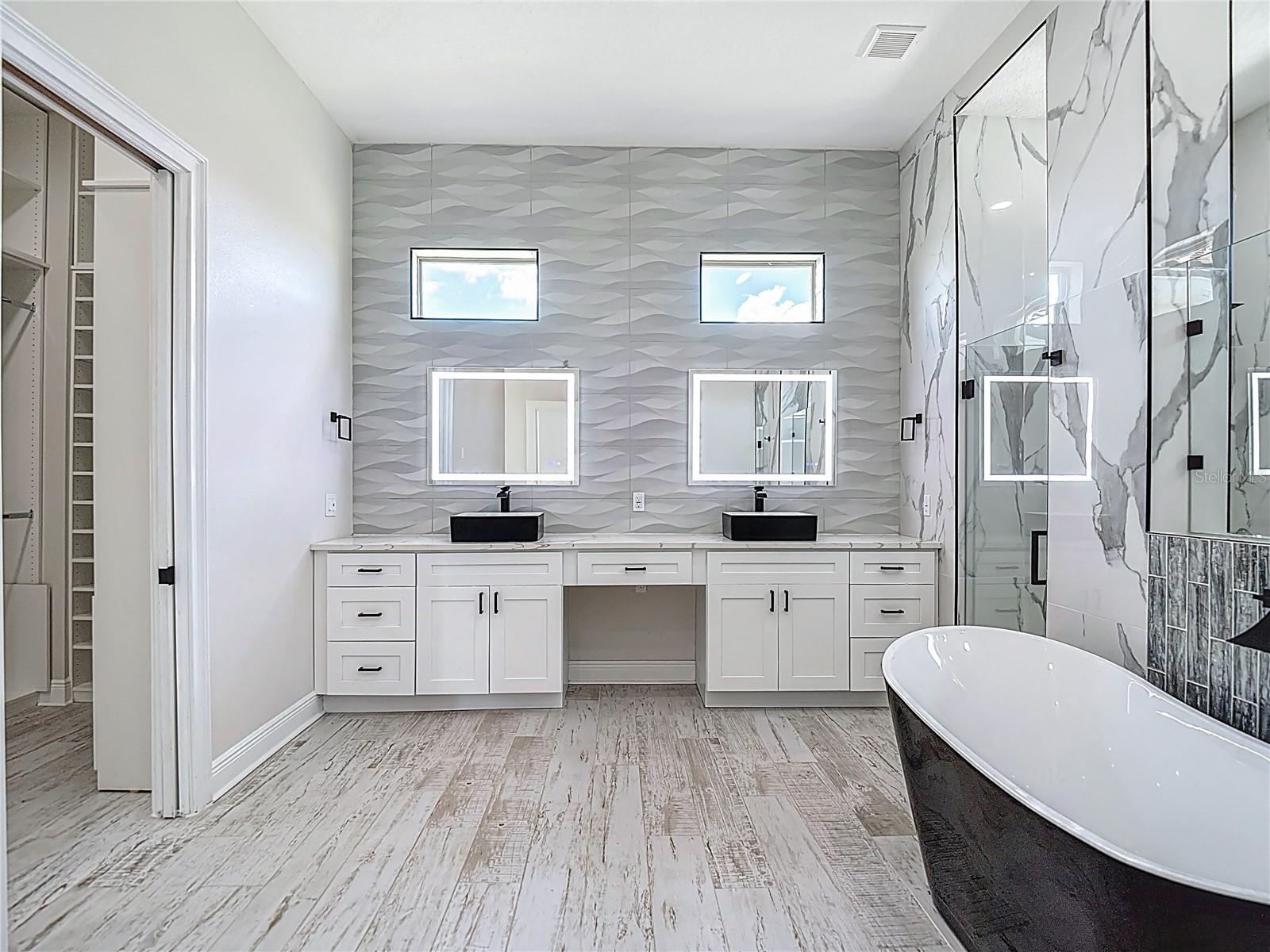 Image 25 of 40 For 1329 Jumana Loop