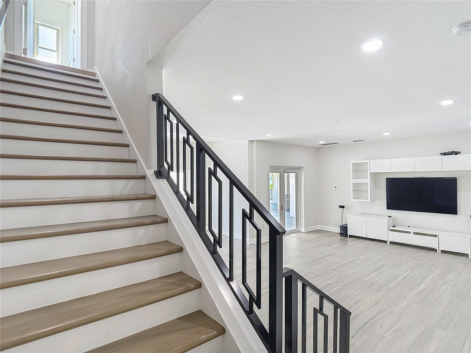 Image 38 of 40 For 1329 Jumana Loop