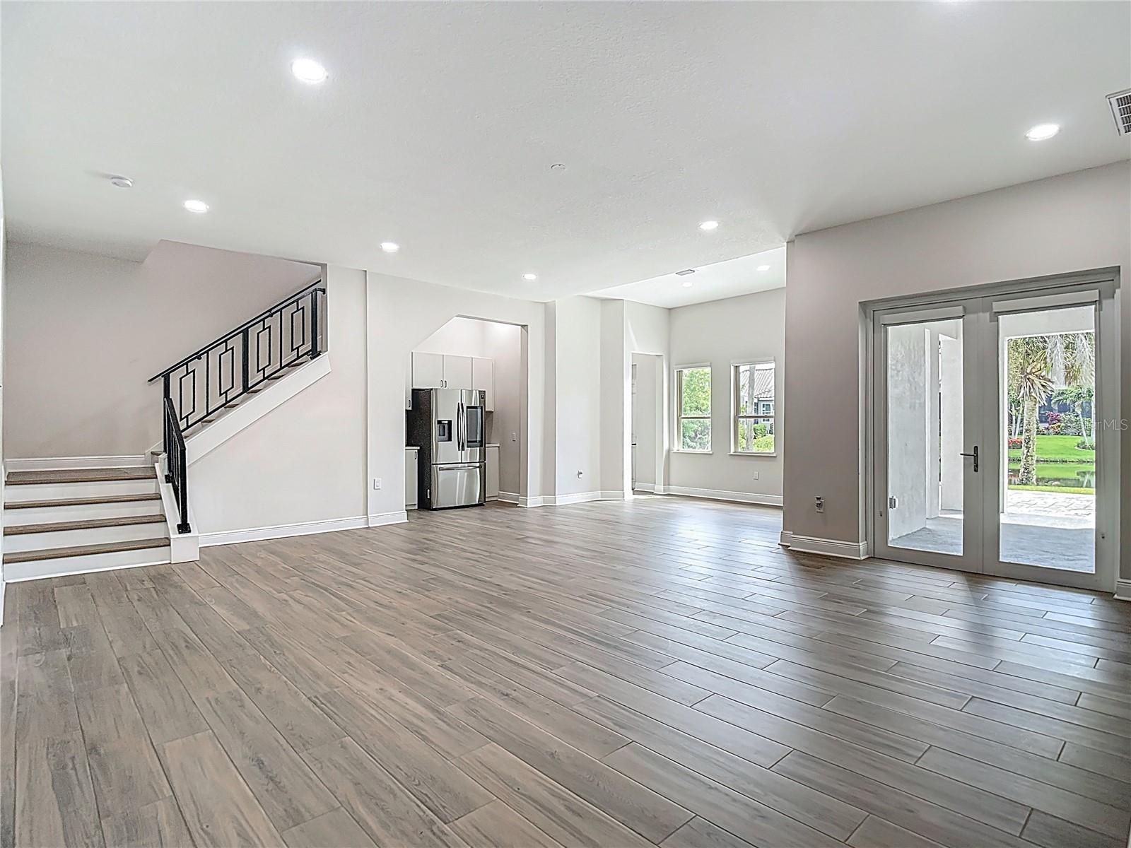 Image 40 of 40 For 1329 Jumana Loop