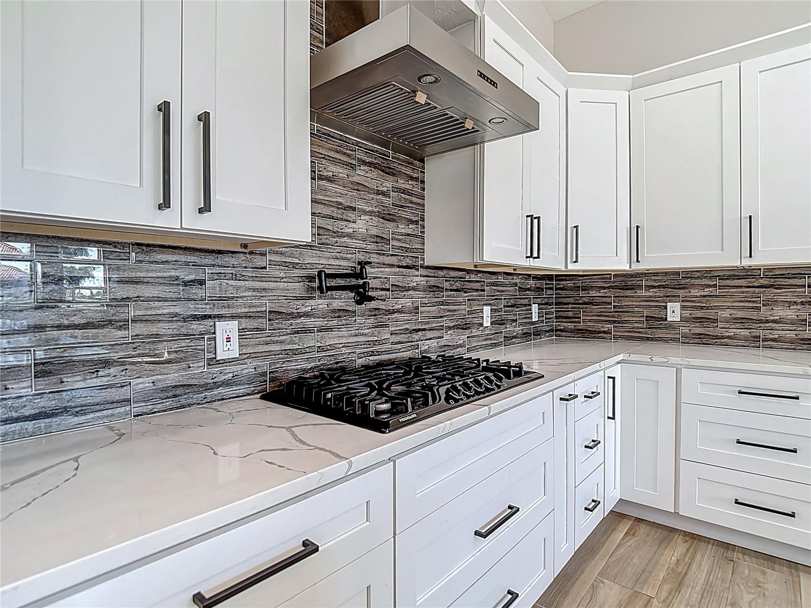 Image 8 of 40 For 1329 Jumana Loop