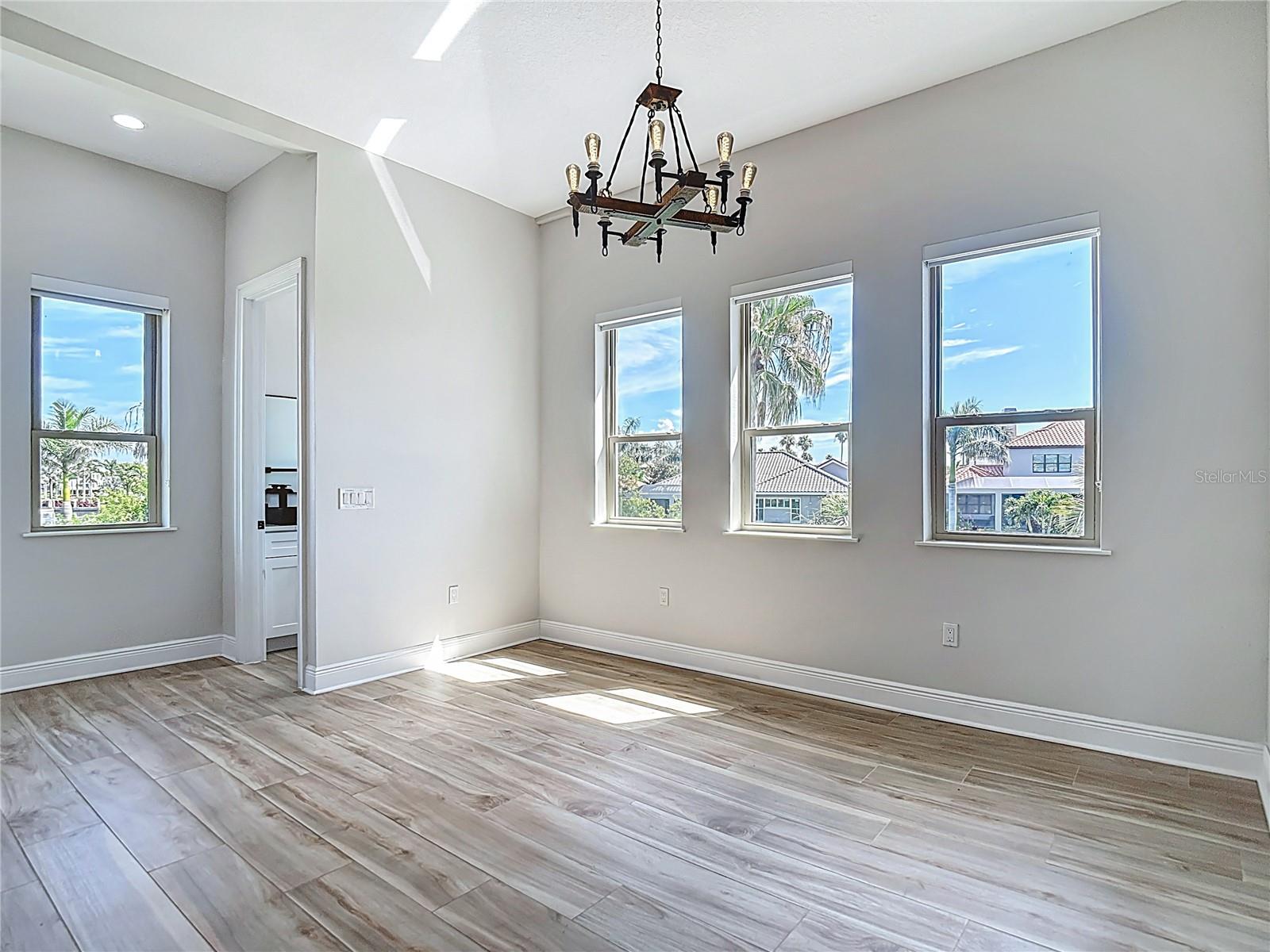 Image 9 of 40 For 1329 Jumana Loop