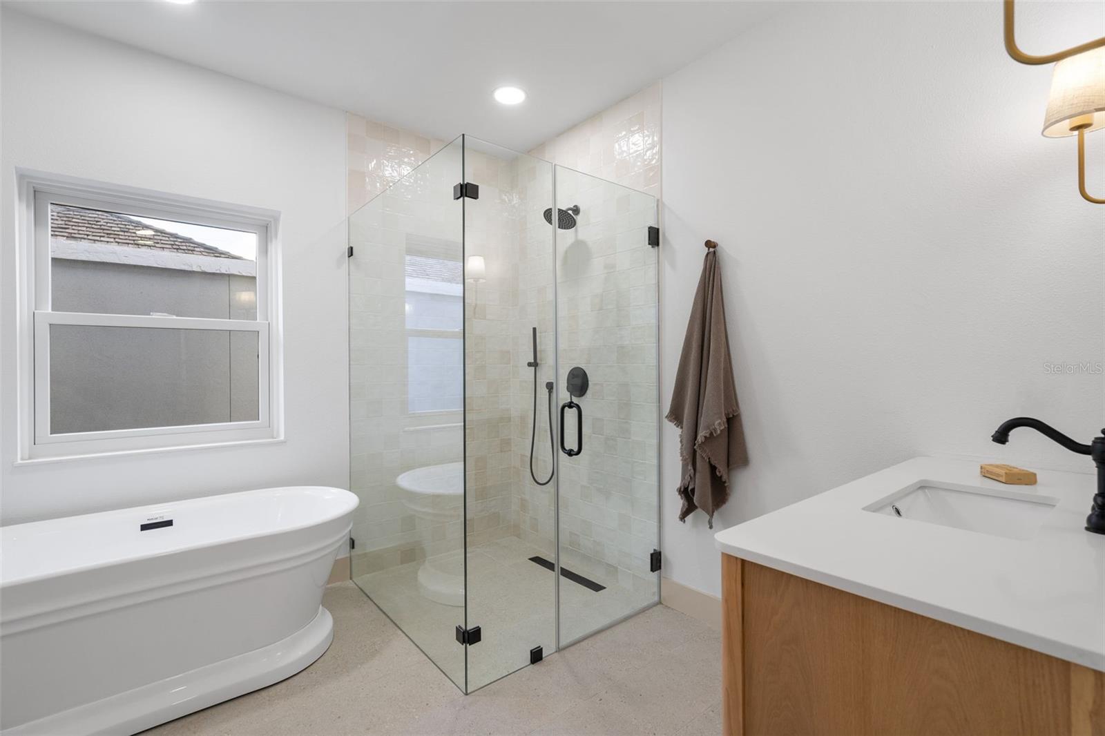 Image 14 of 37 For 6058 Jamestown Park Ge