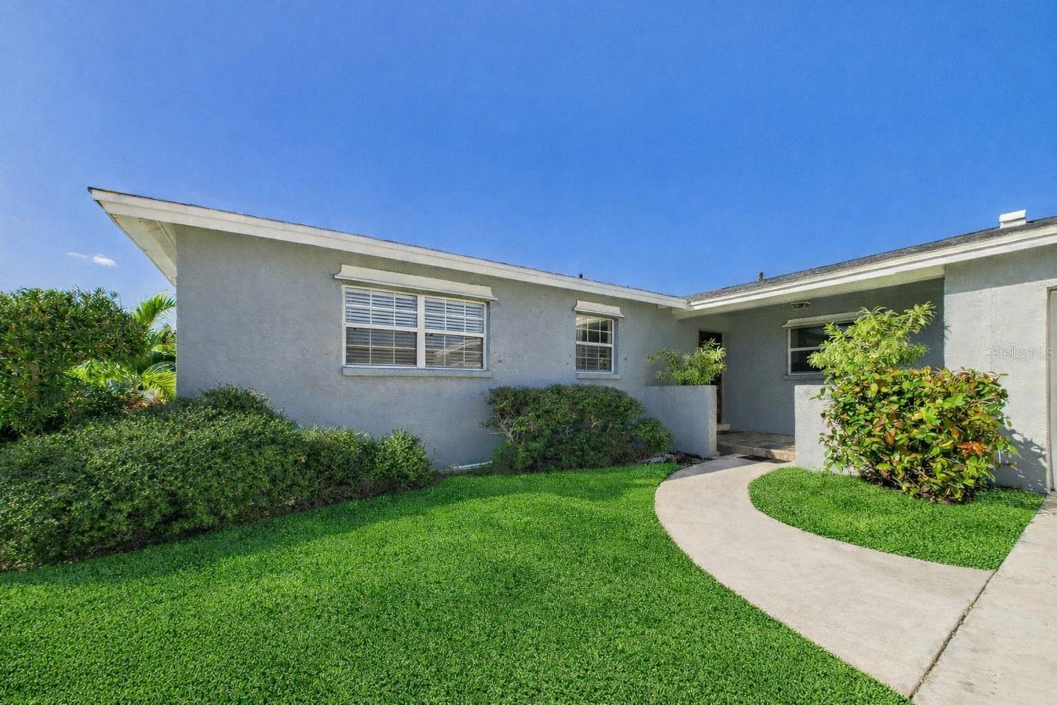 Image 13 of 71 For 470 Sundoro Court