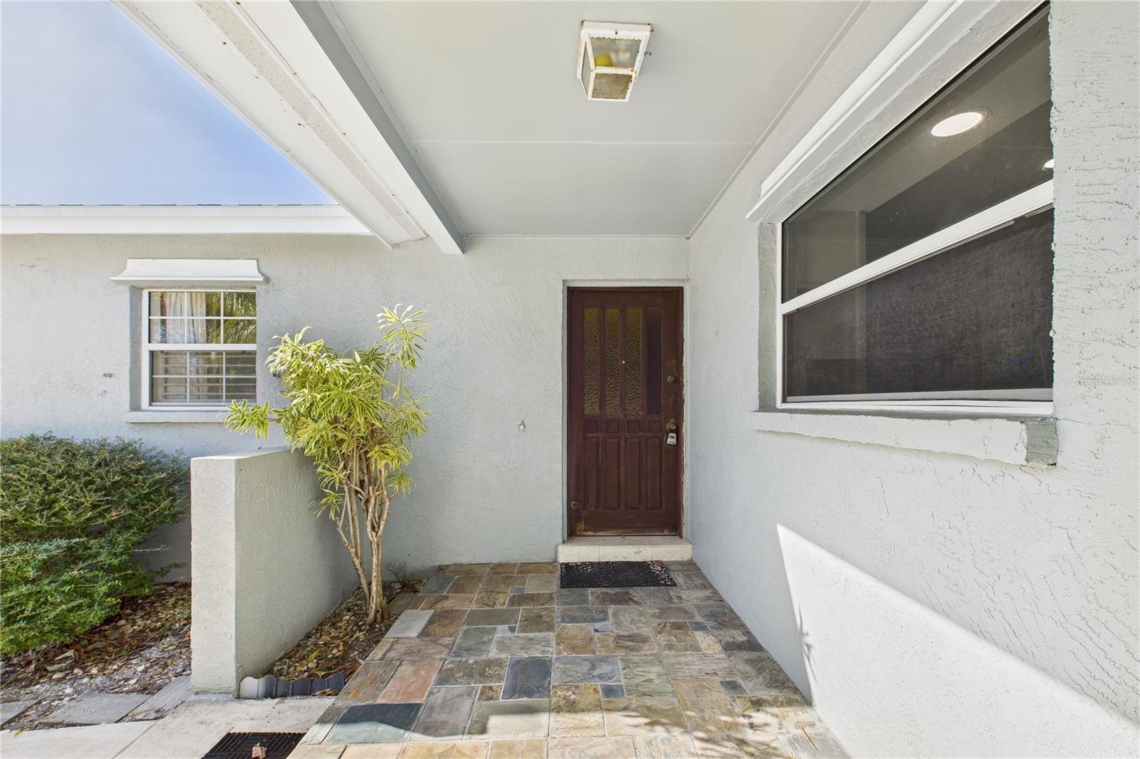 Image 14 of 71 For 470 Sundoro Court