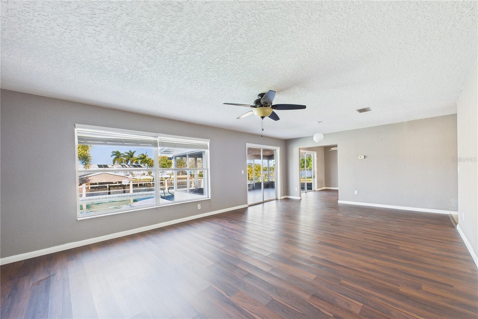 Image 21 of 71 For 470 Sundoro Court