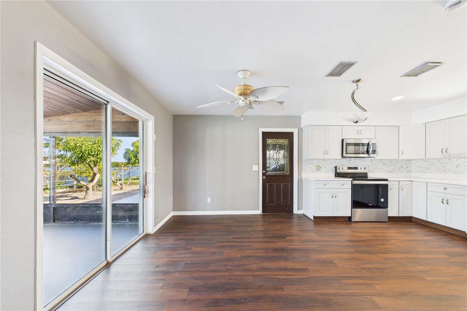 Image 22 of 71 For 470 Sundoro Court