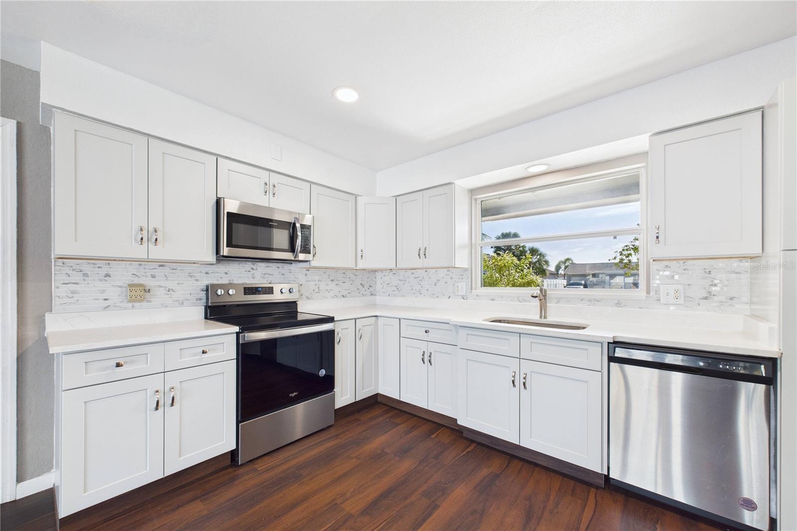 Image 23 of 71 For 470 Sundoro Court