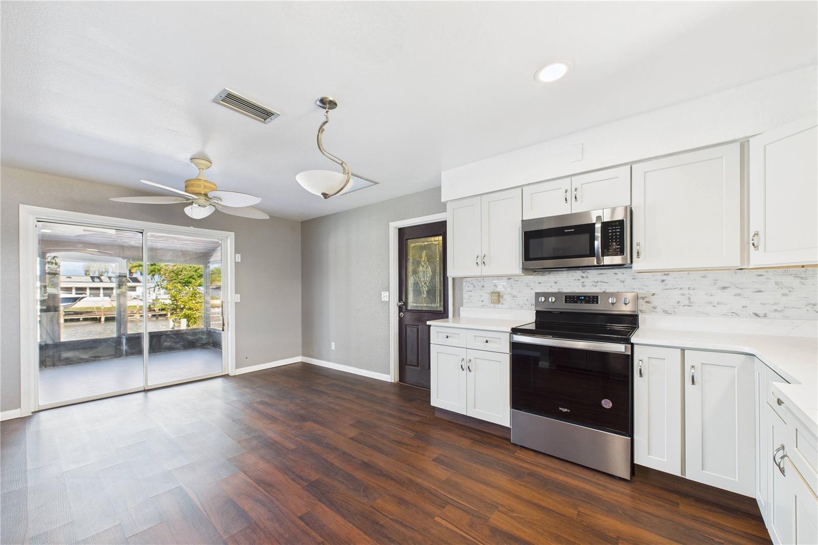 Image 24 of 71 For 470 Sundoro Court