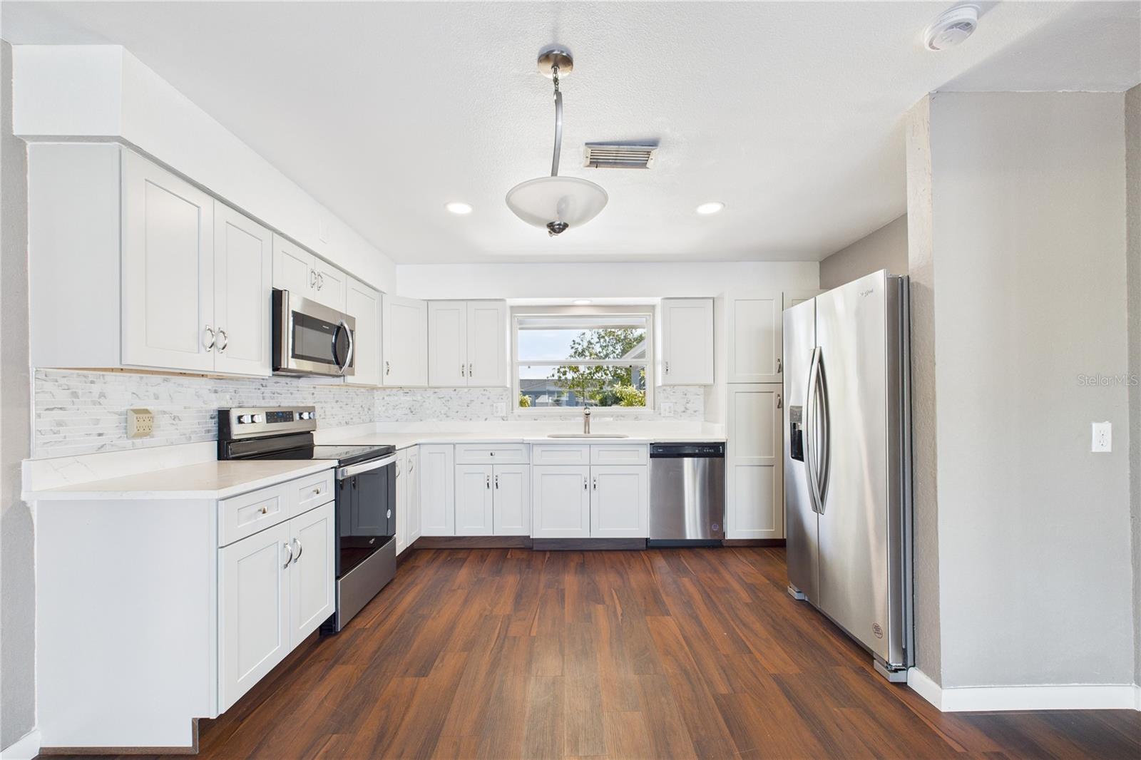 Image 25 of 71 For 470 Sundoro Court