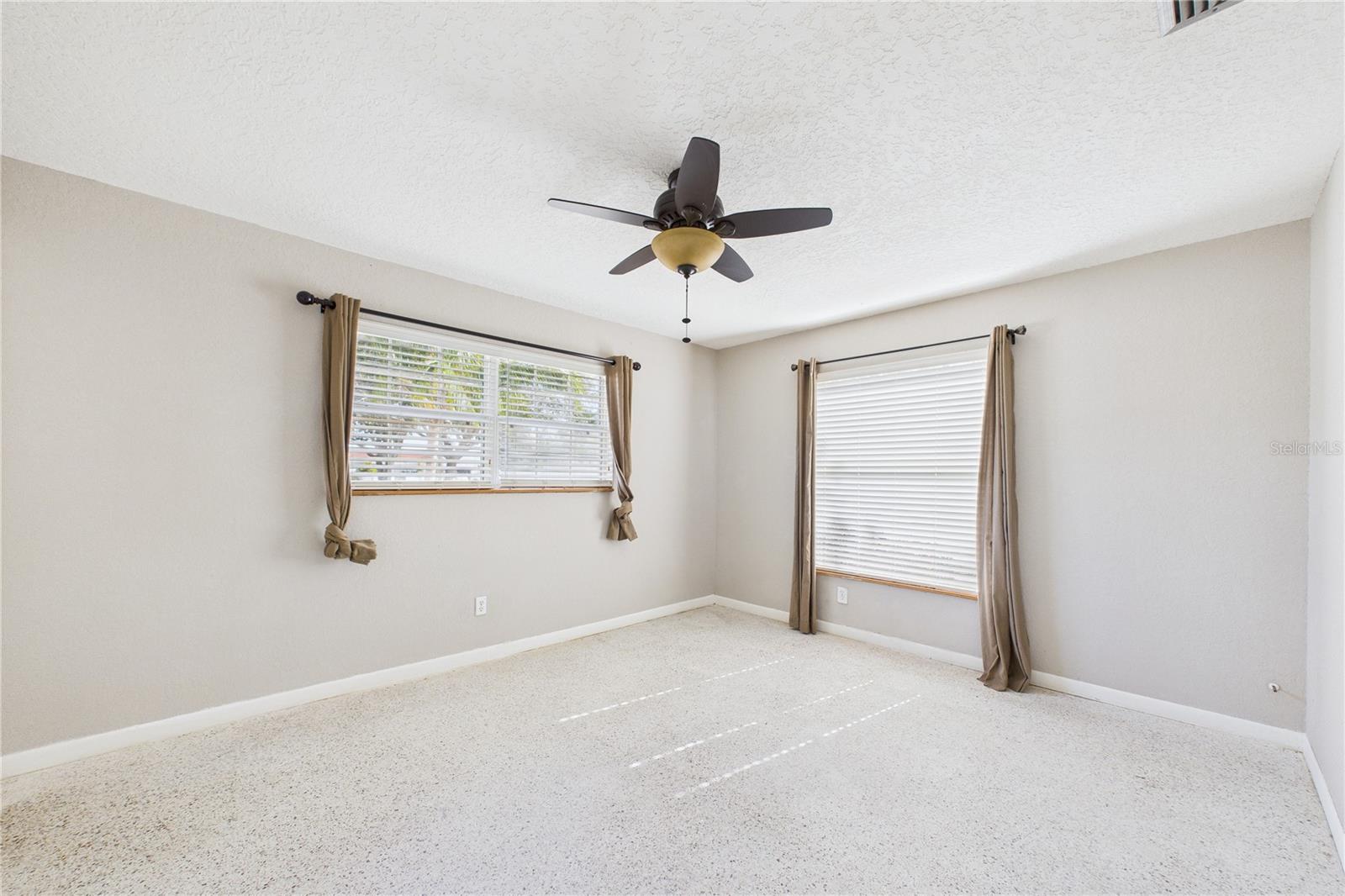 Image 44 of 71 For 470 Sundoro Court