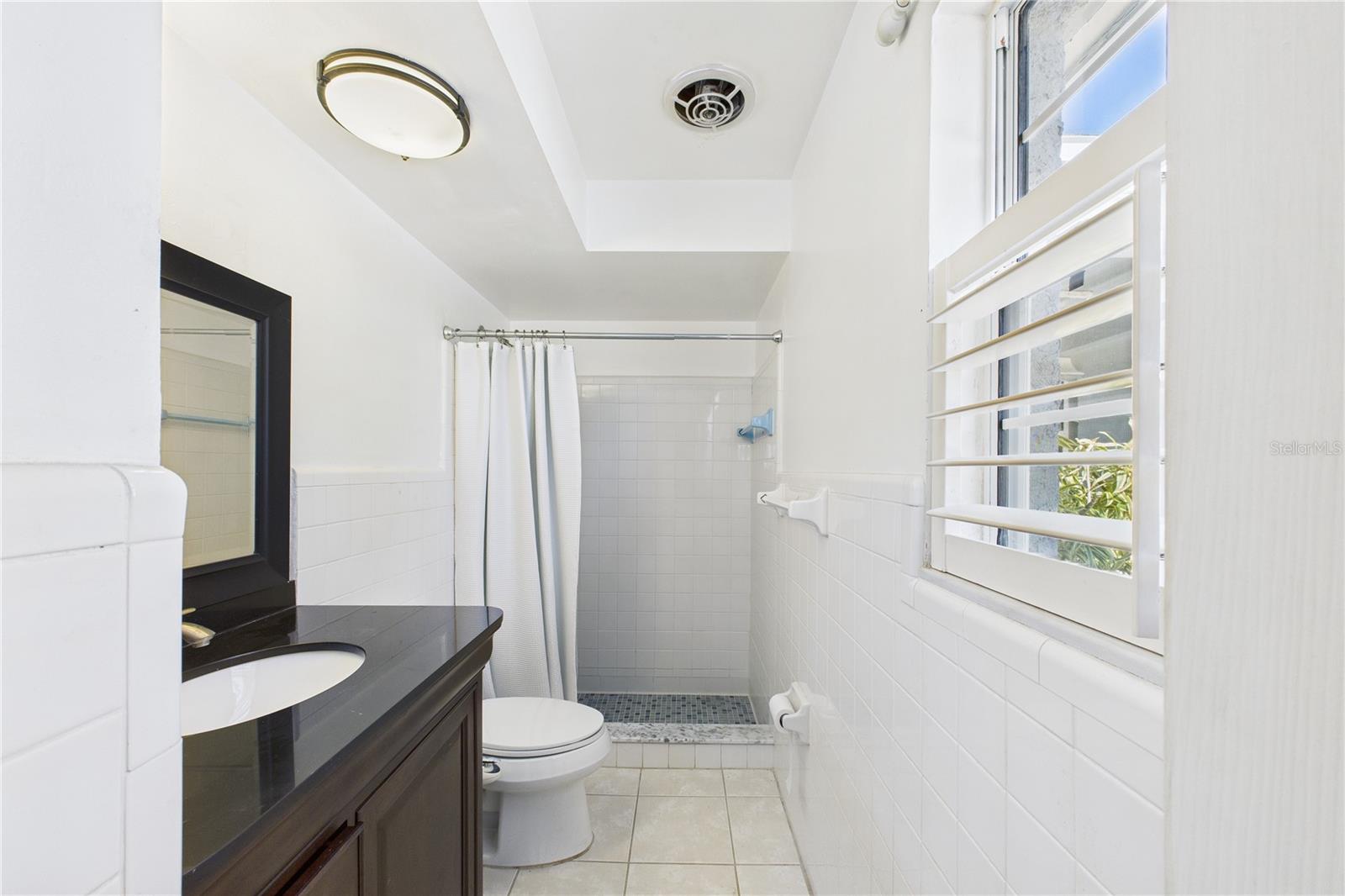 Image 46 of 71 For 470 Sundoro Court