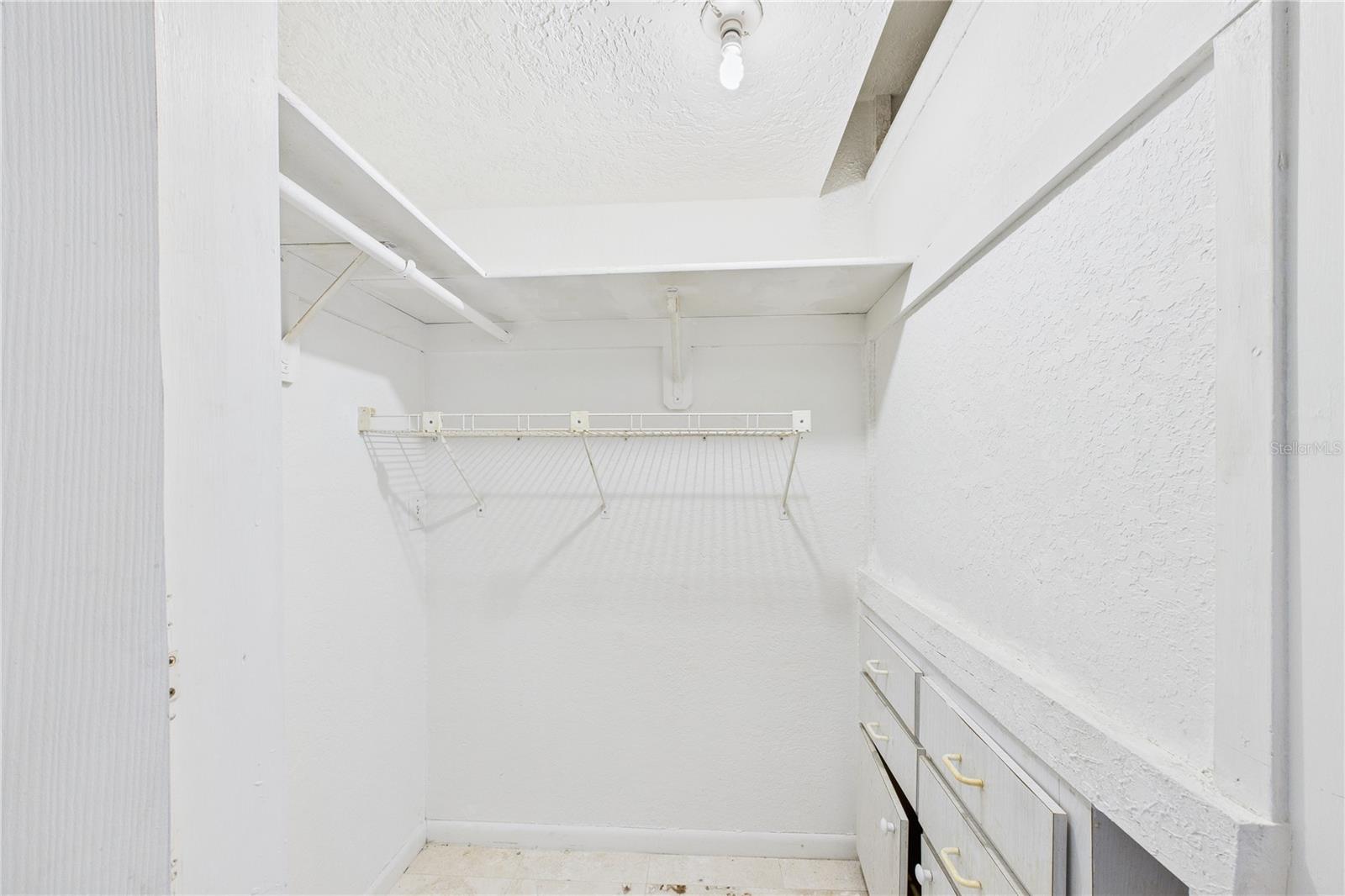 Image 60 of 71 For 470 Sundoro Court