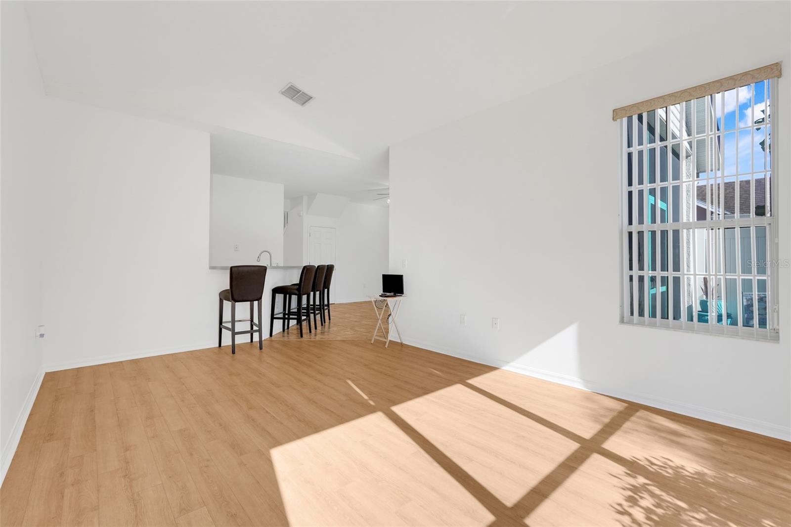 Image 13 of 44 For 1033 Woodflower Way