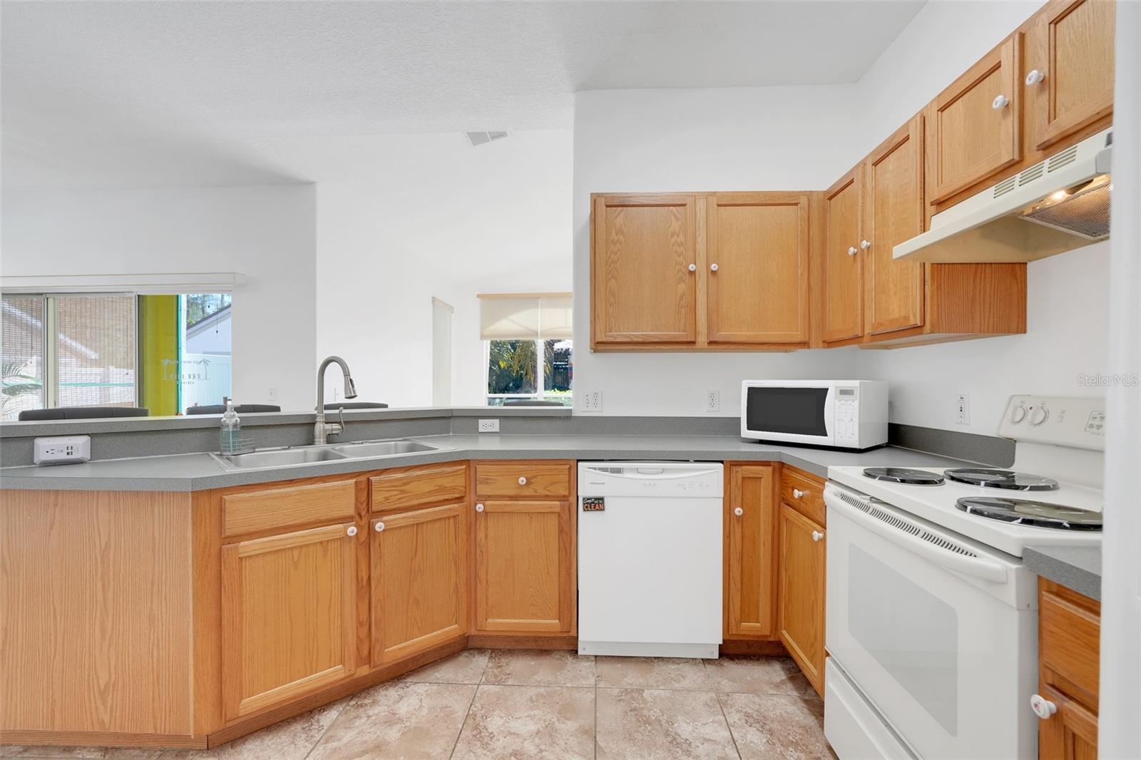 Image 16 of 44 For 1033 Woodflower Way