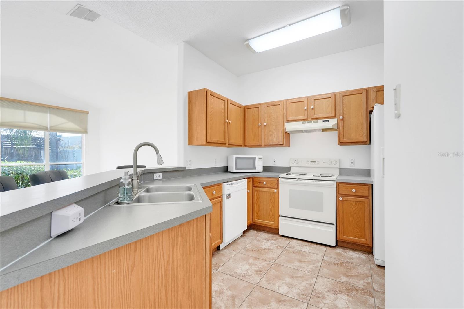 Image 17 of 44 For 1033 Woodflower Way