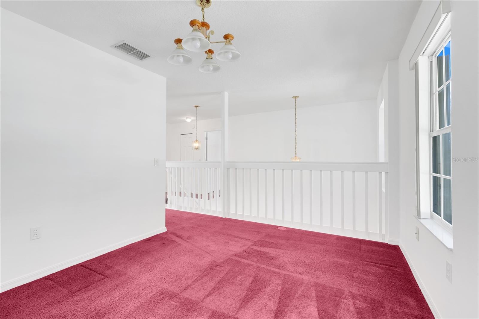 Image 19 of 44 For 1033 Woodflower Way