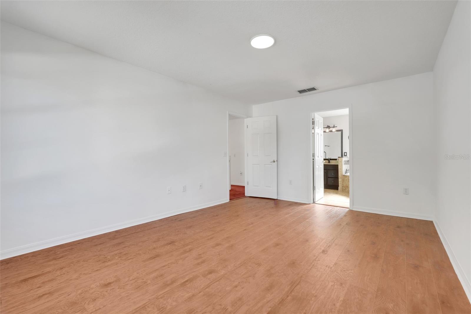 Image 21 of 44 For 1033 Woodflower Way