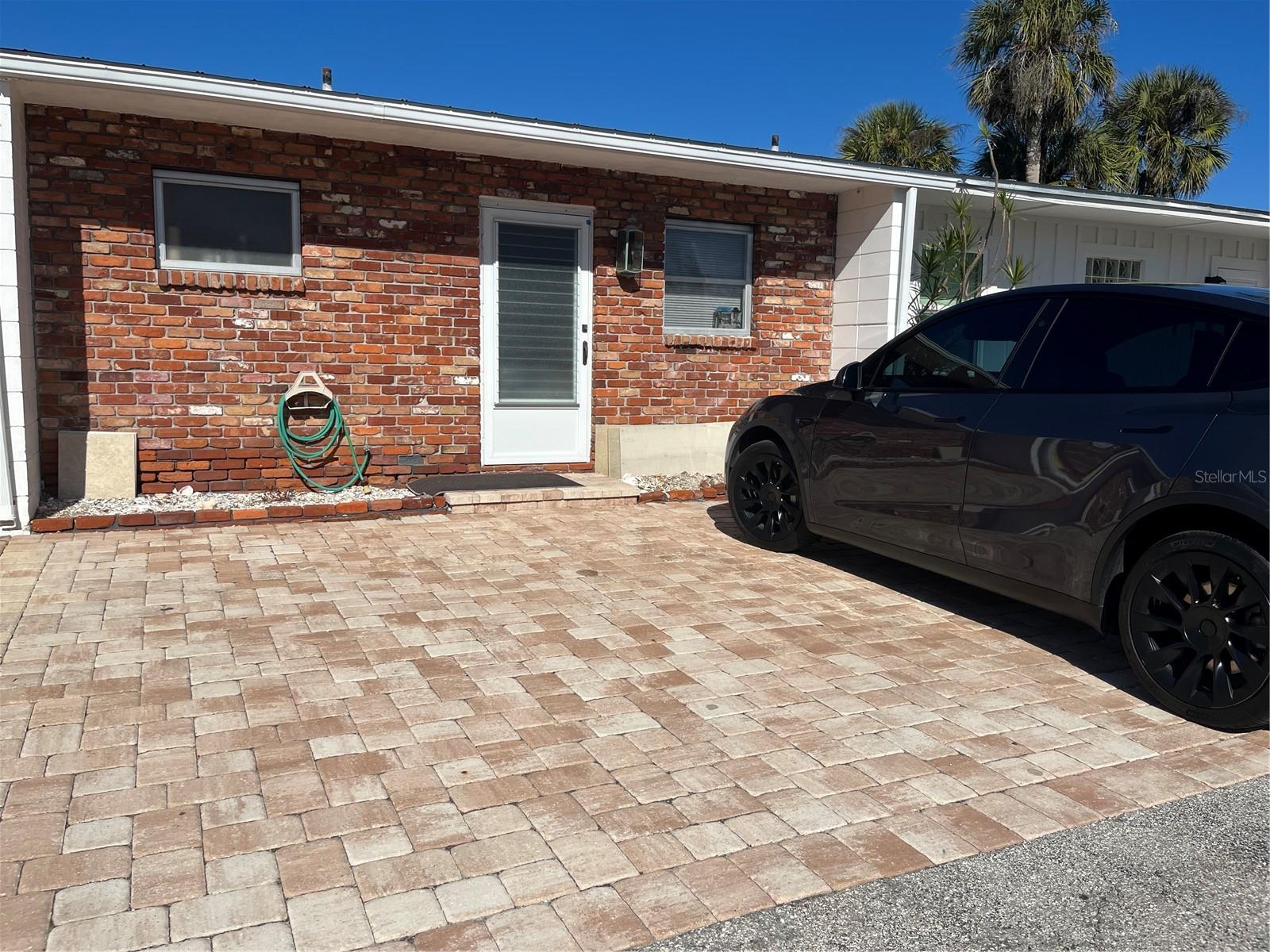 Image 2 of 12 For 701 Saint Judes Drive S 3