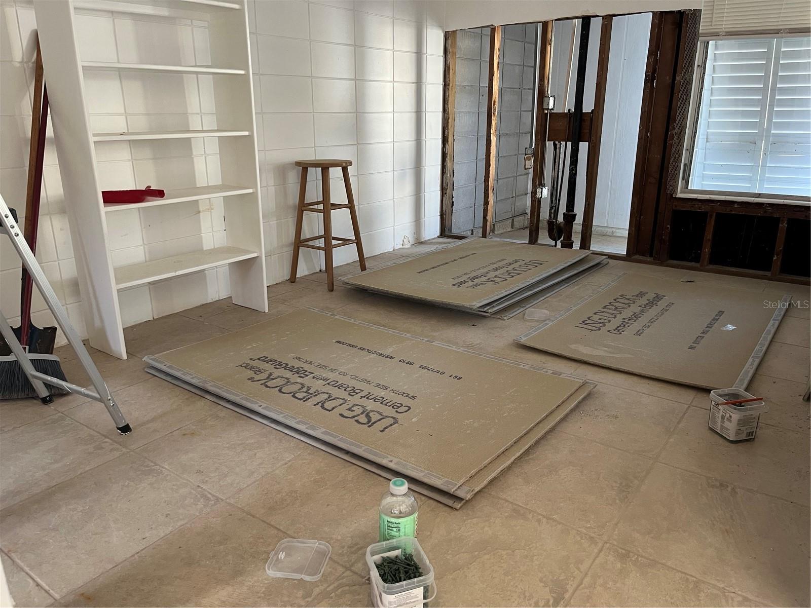 Image 7 of 12 For 701 Saint Judes Drive S 3