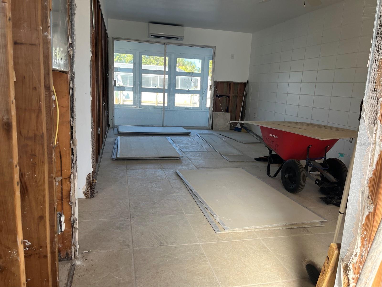 Image 9 of 12 For 701 Saint Judes Drive S 3