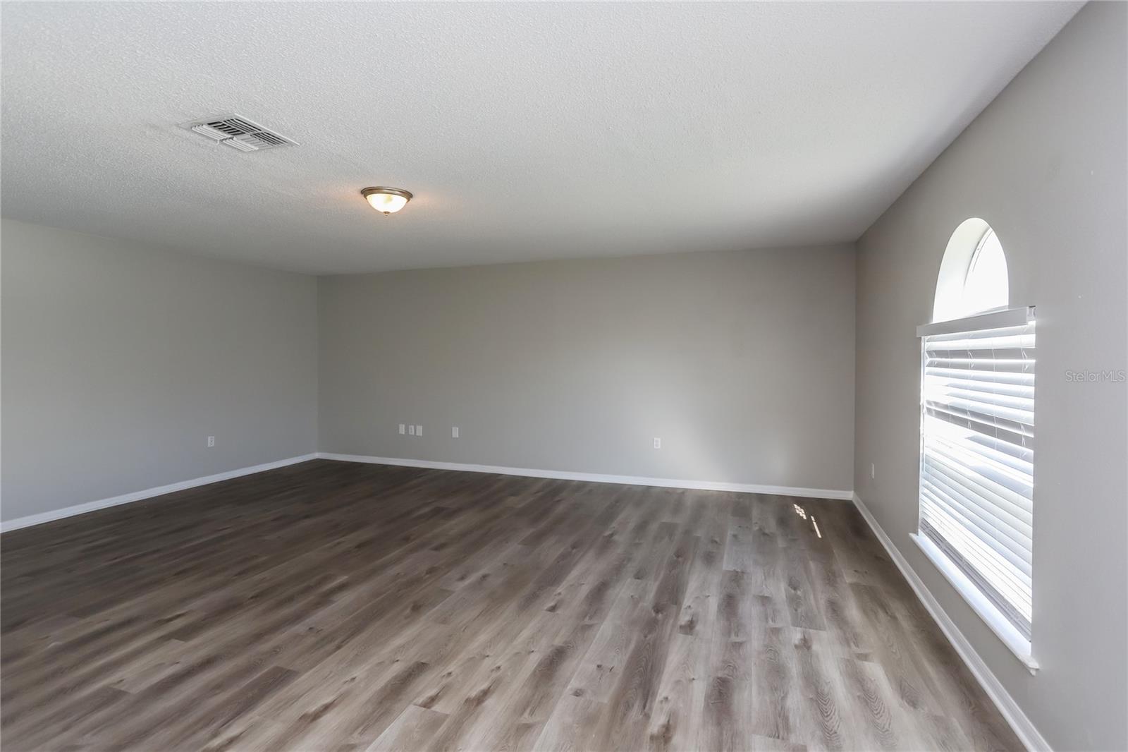 Image 2 of 15 For 8097 Settlers Creek Circle