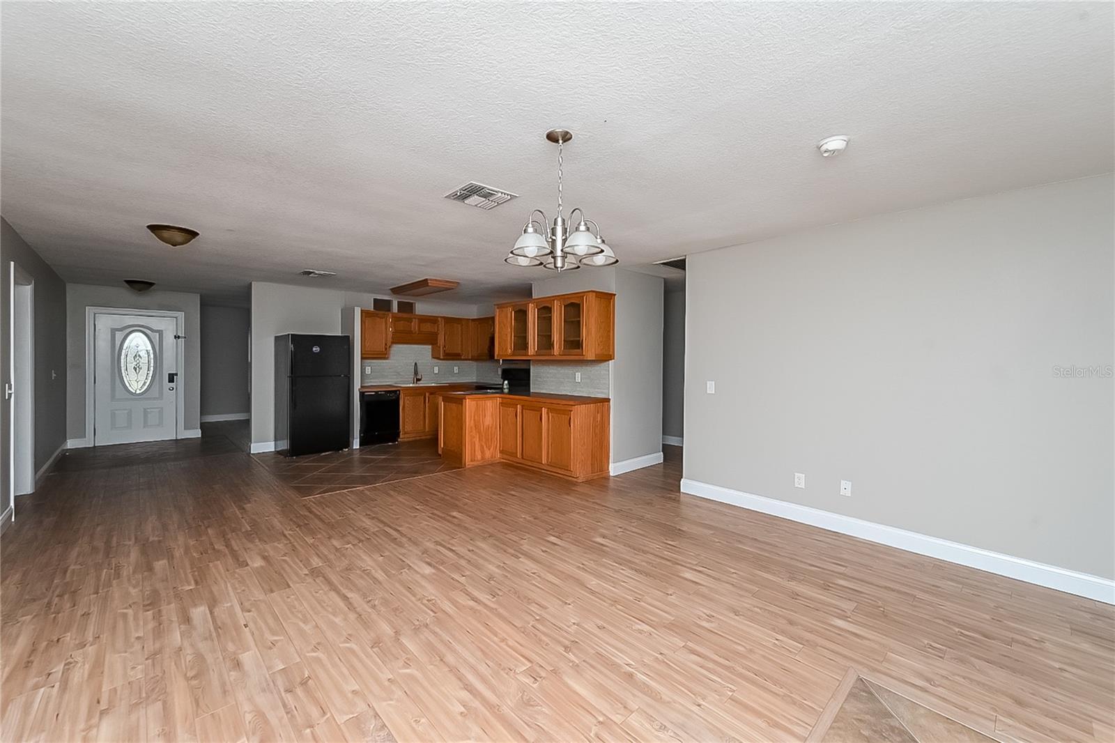 Image 3 of 16 For 6416 Chippendale Road