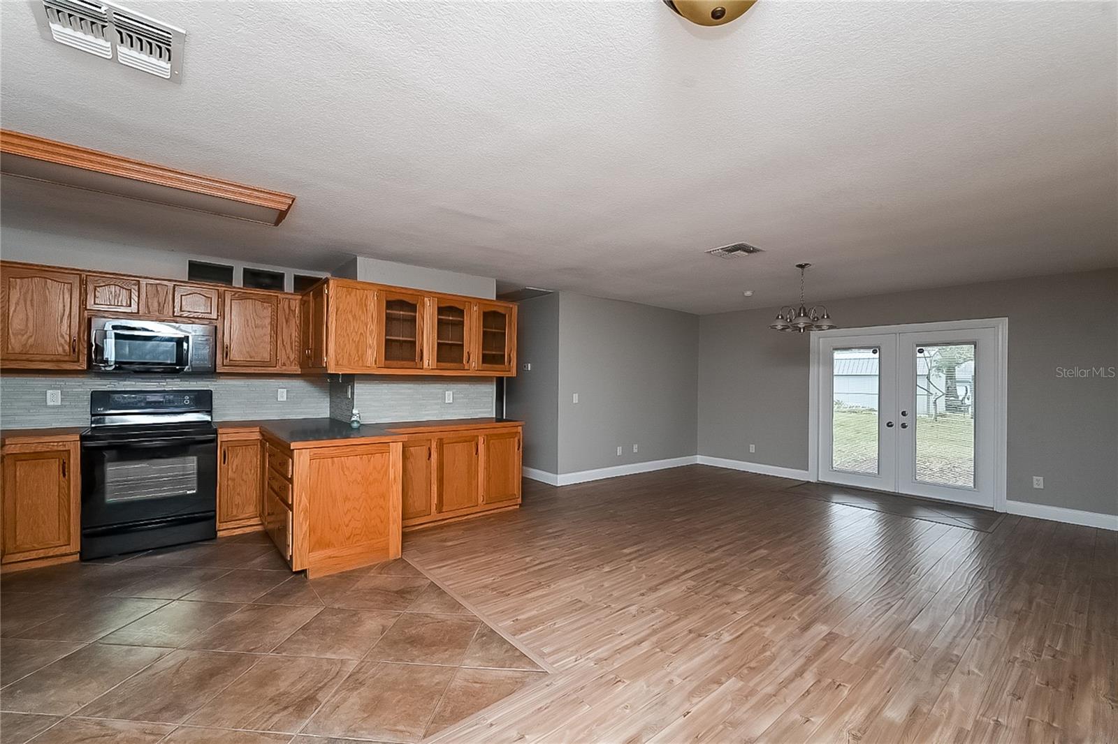 Image 5 of 16 For 6416 Chippendale Road