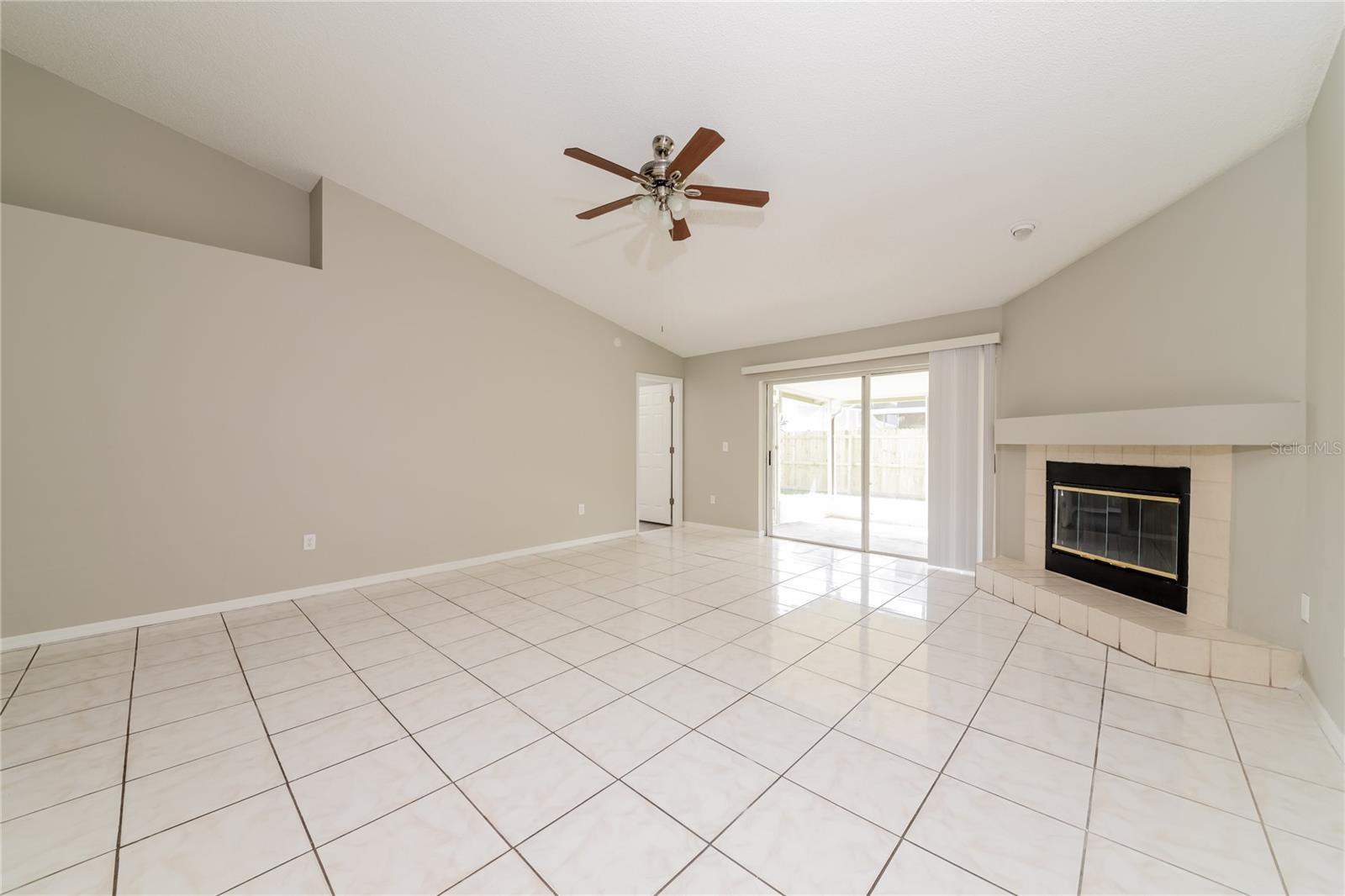 Image 3 of 16 For 1216 Grassy Meadow Place