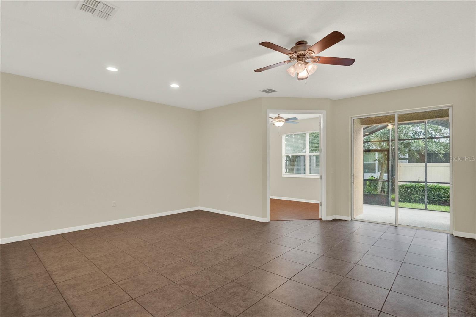 Image 13 of 42 For 1994 Silverweed Way