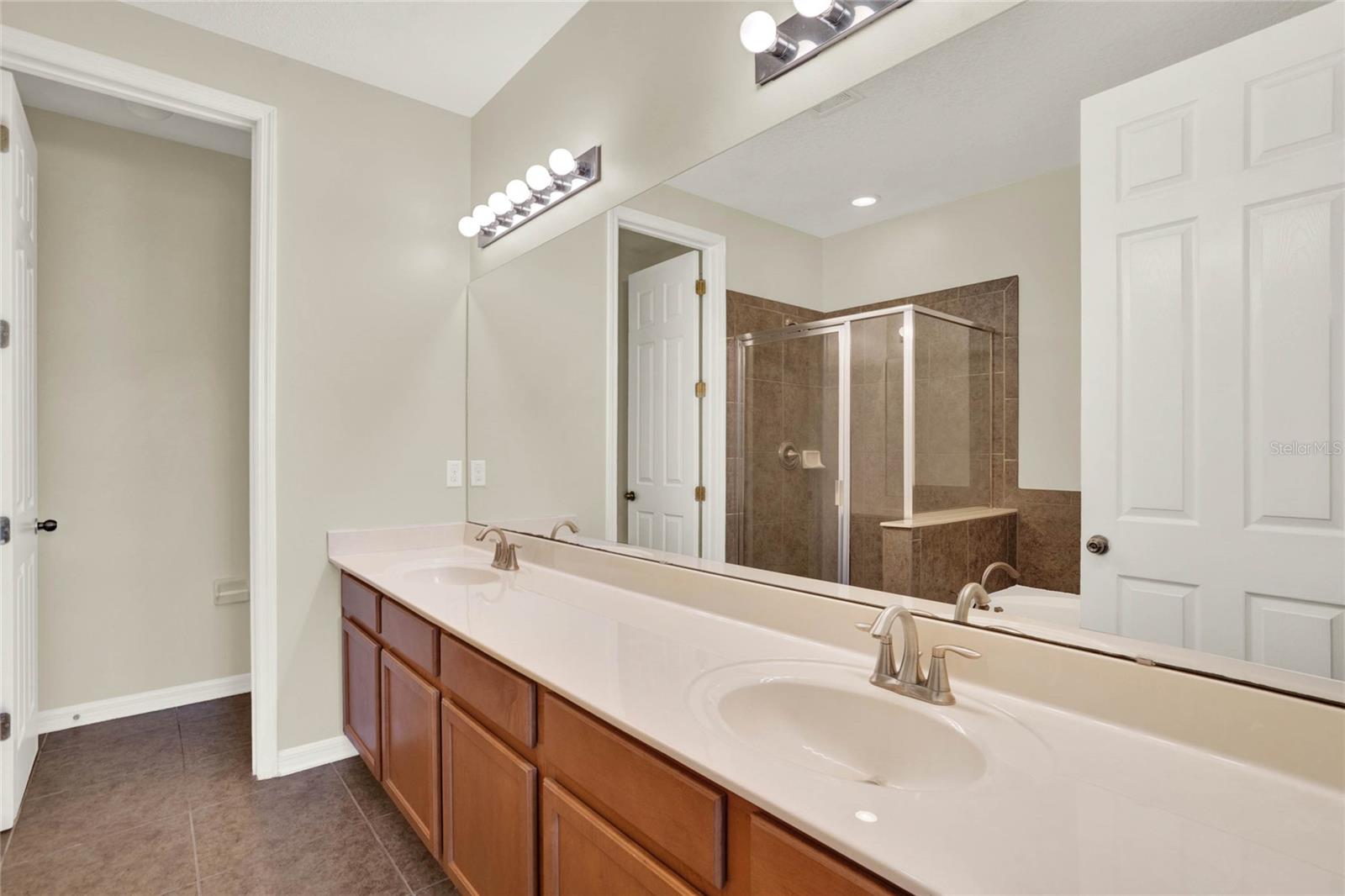 Image 31 of 42 For 1994 Silverweed Way