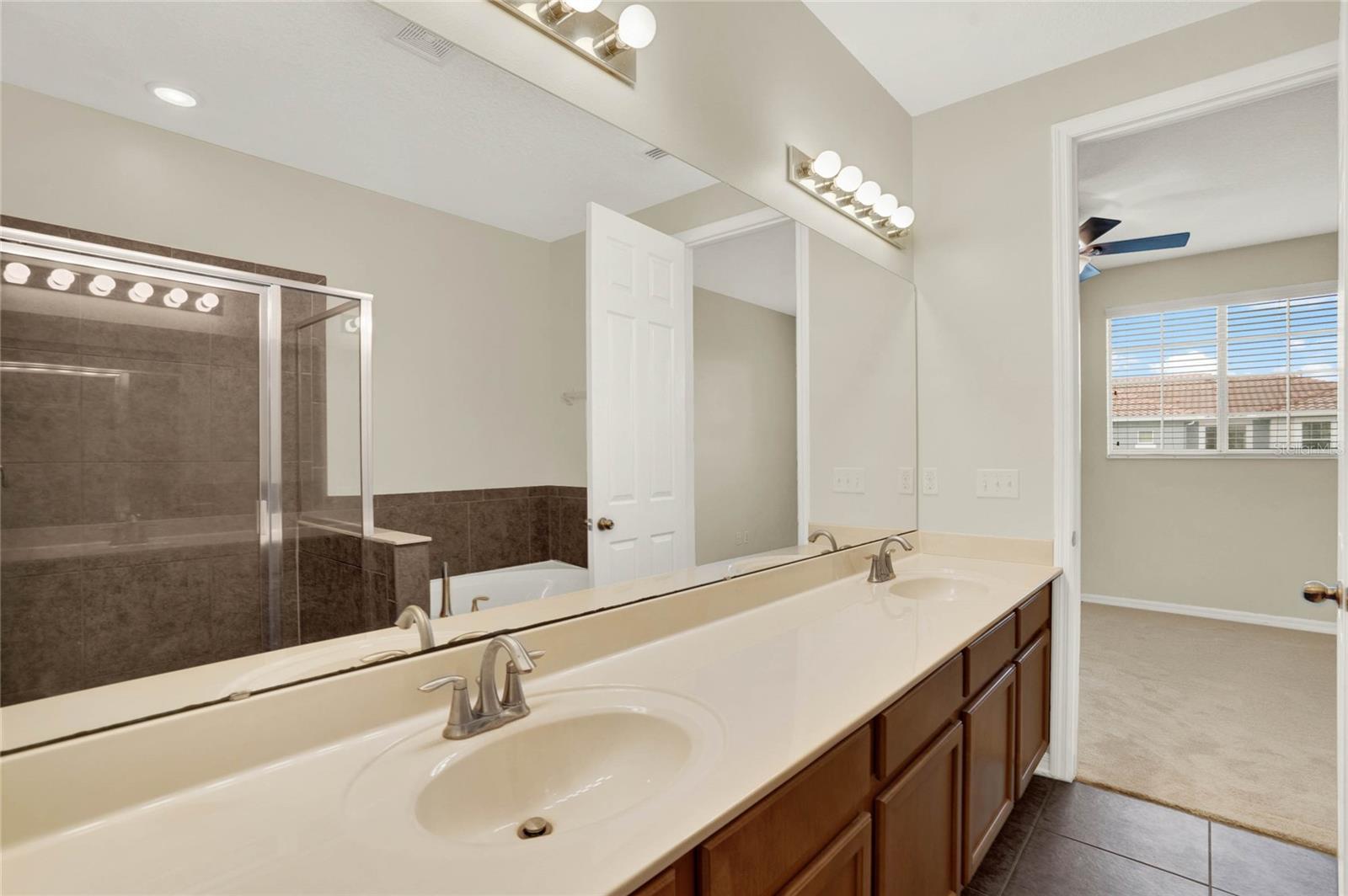 Image 33 of 42 For 1994 Silverweed Way