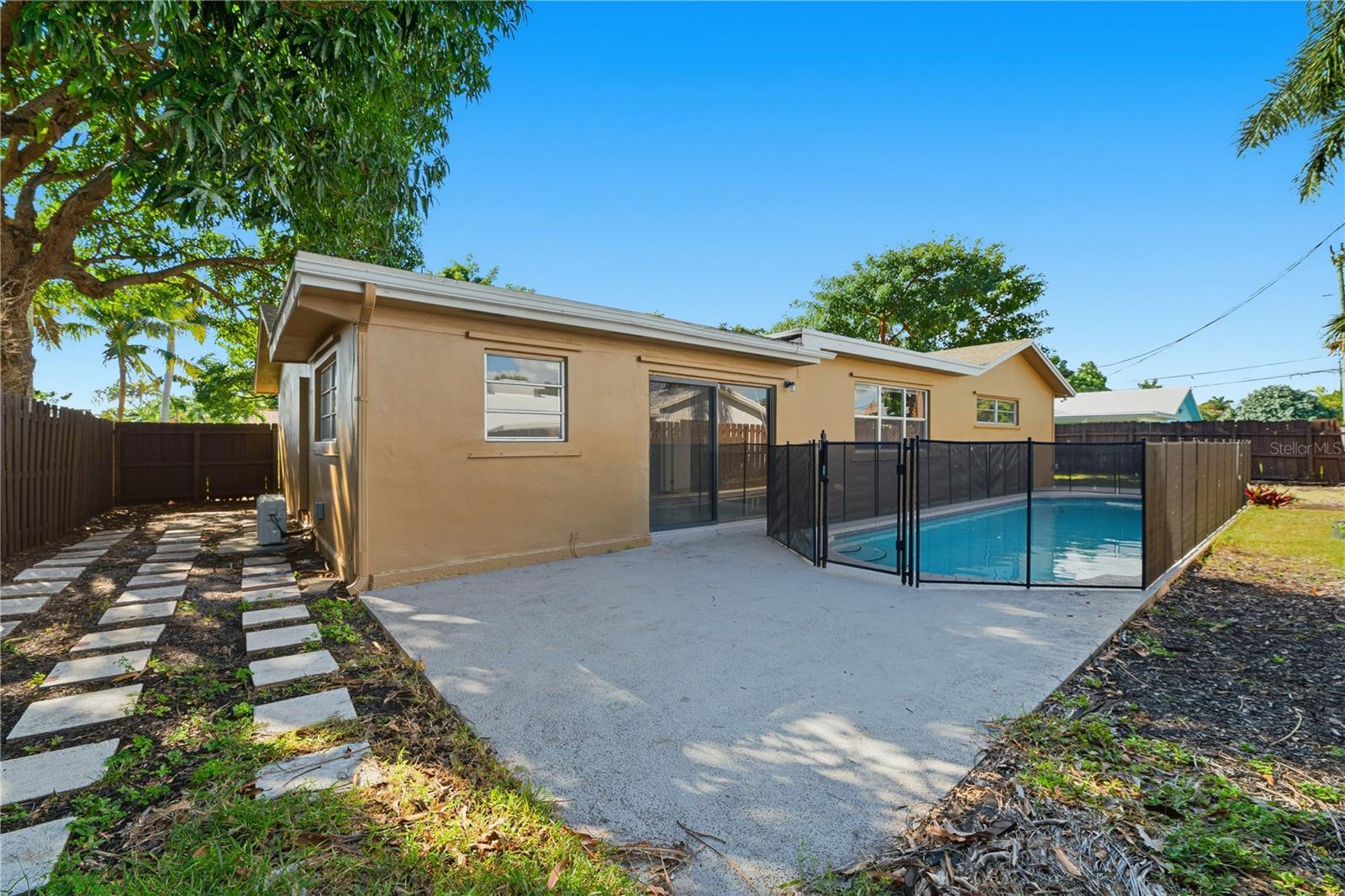 Image 30 of 33 For 1170 26th Avenue