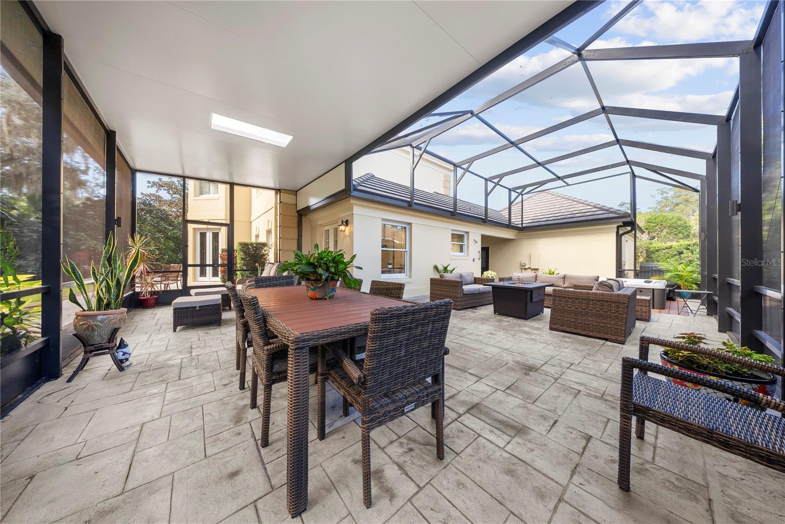 Image 18 of 63 For 9324 Thurloe Place