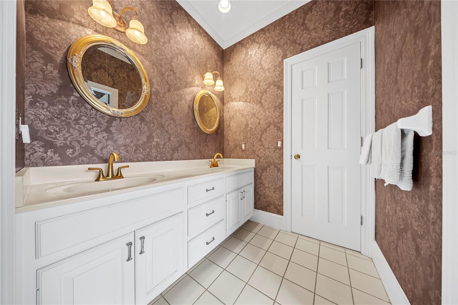 Image 29 of 63 For 9324 Thurloe Place