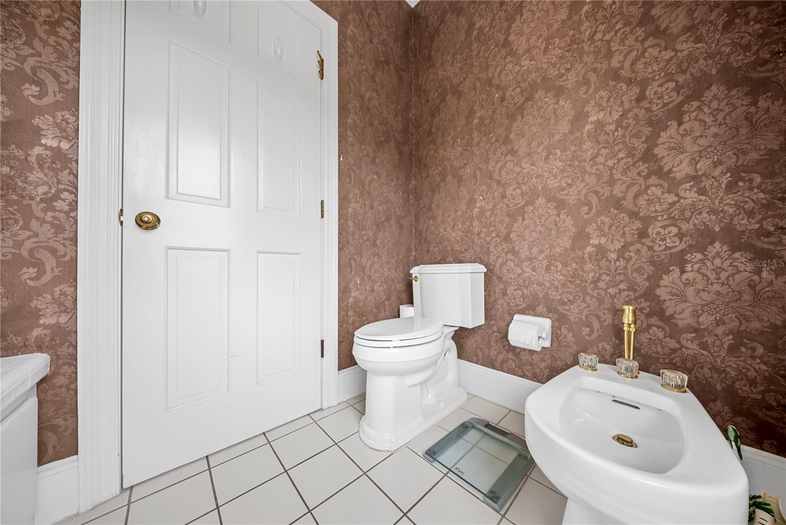 Image 30 of 63 For 9324 Thurloe Place