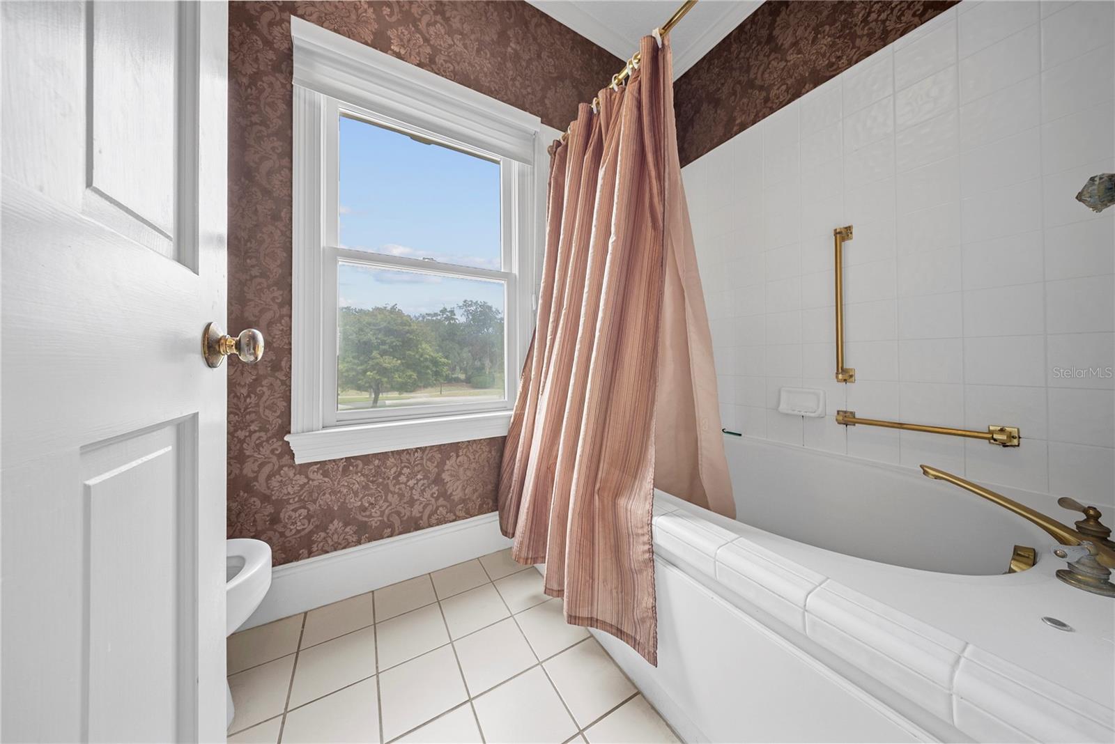 Image 31 of 63 For 9324 Thurloe Place