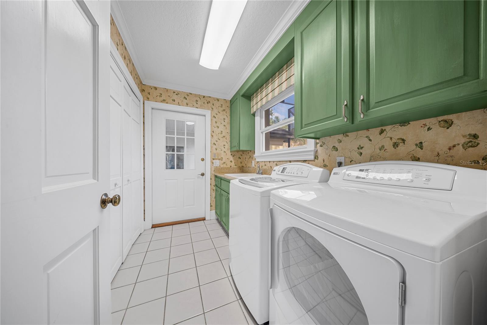 Image 47 of 63 For 9324 Thurloe Place