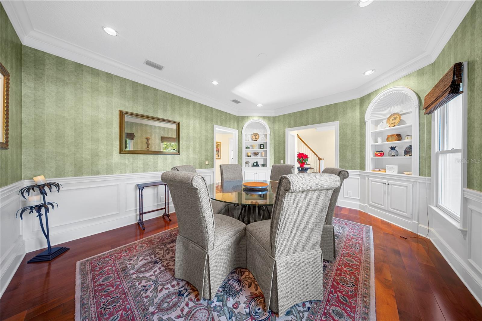 Image 5 of 63 For 9324 Thurloe Place