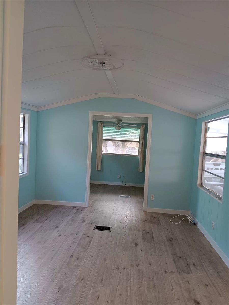 Image 11 of 36 For 5609 Hancock Drive