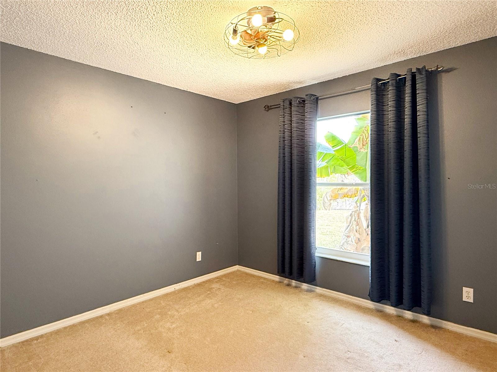 Image 25 of 35 For 132 Robbins Rest Circle