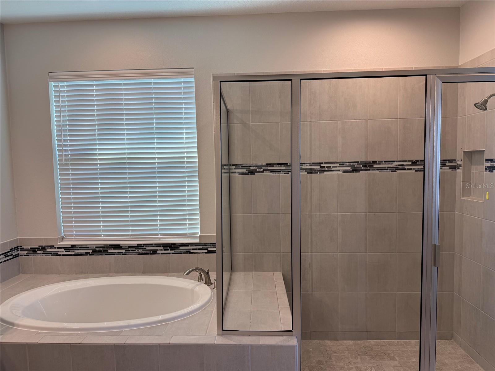 Image 23 of 48 For 3964 Carrick Bend Dr