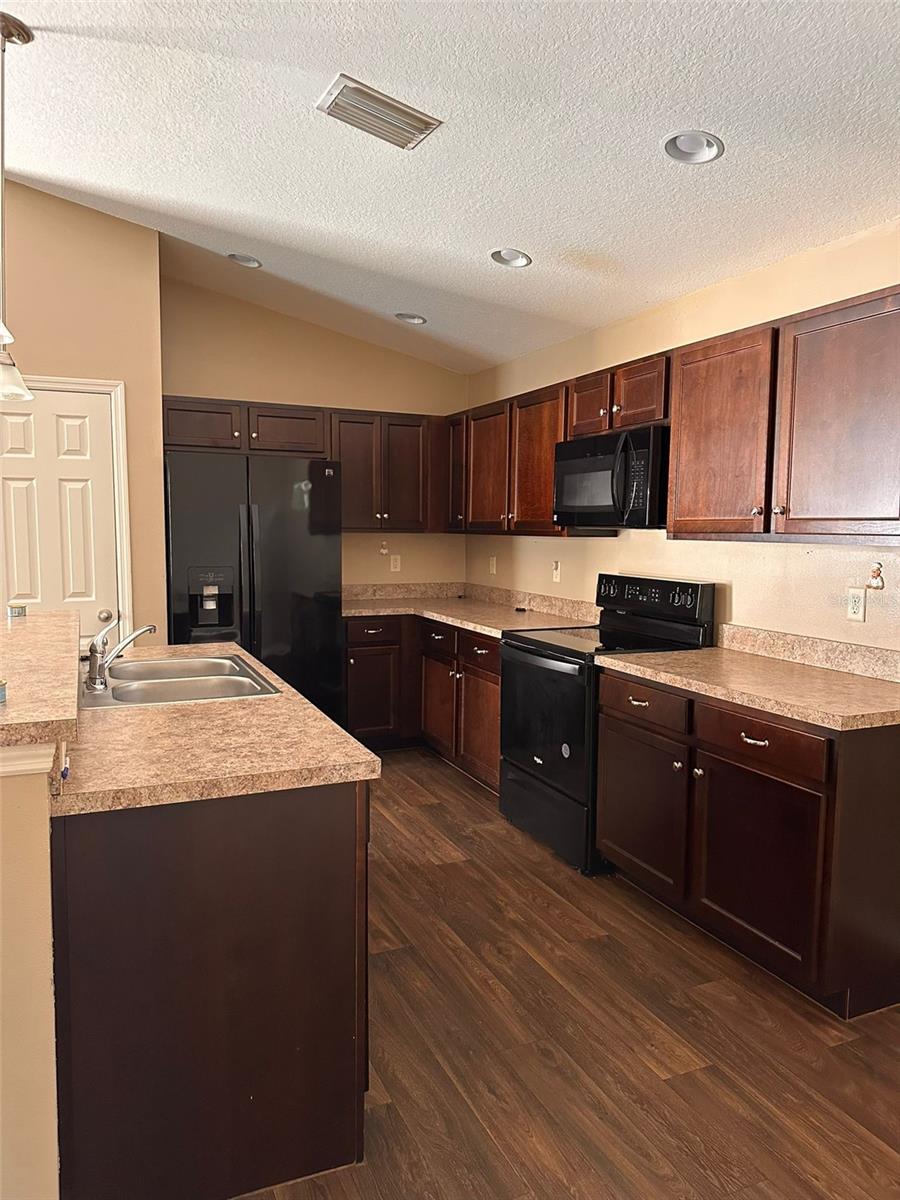 Image 3 of 20 For 4036 11th Street E