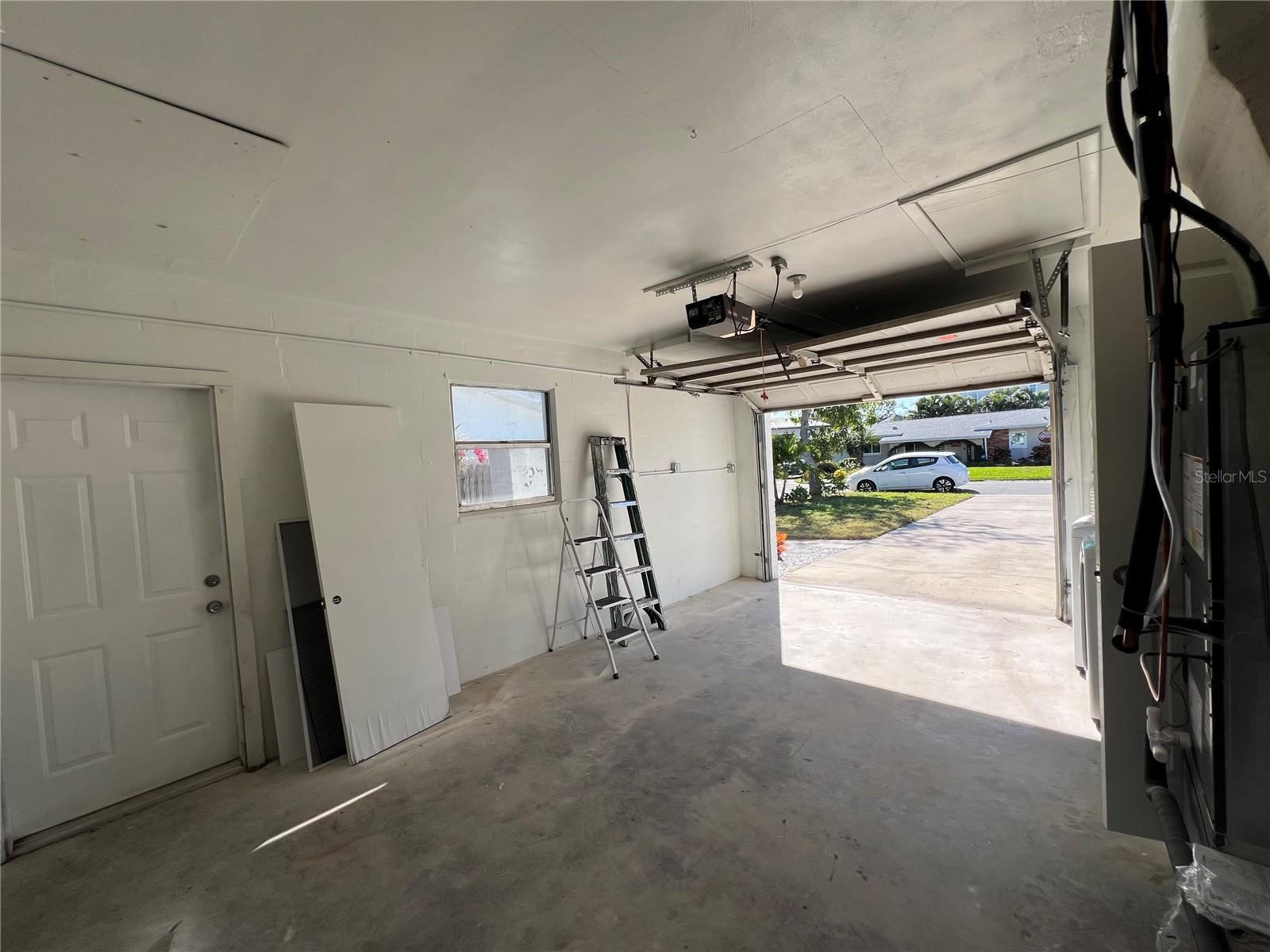 Image 43 of 63 For 2502 Tropical Shores Drive Se