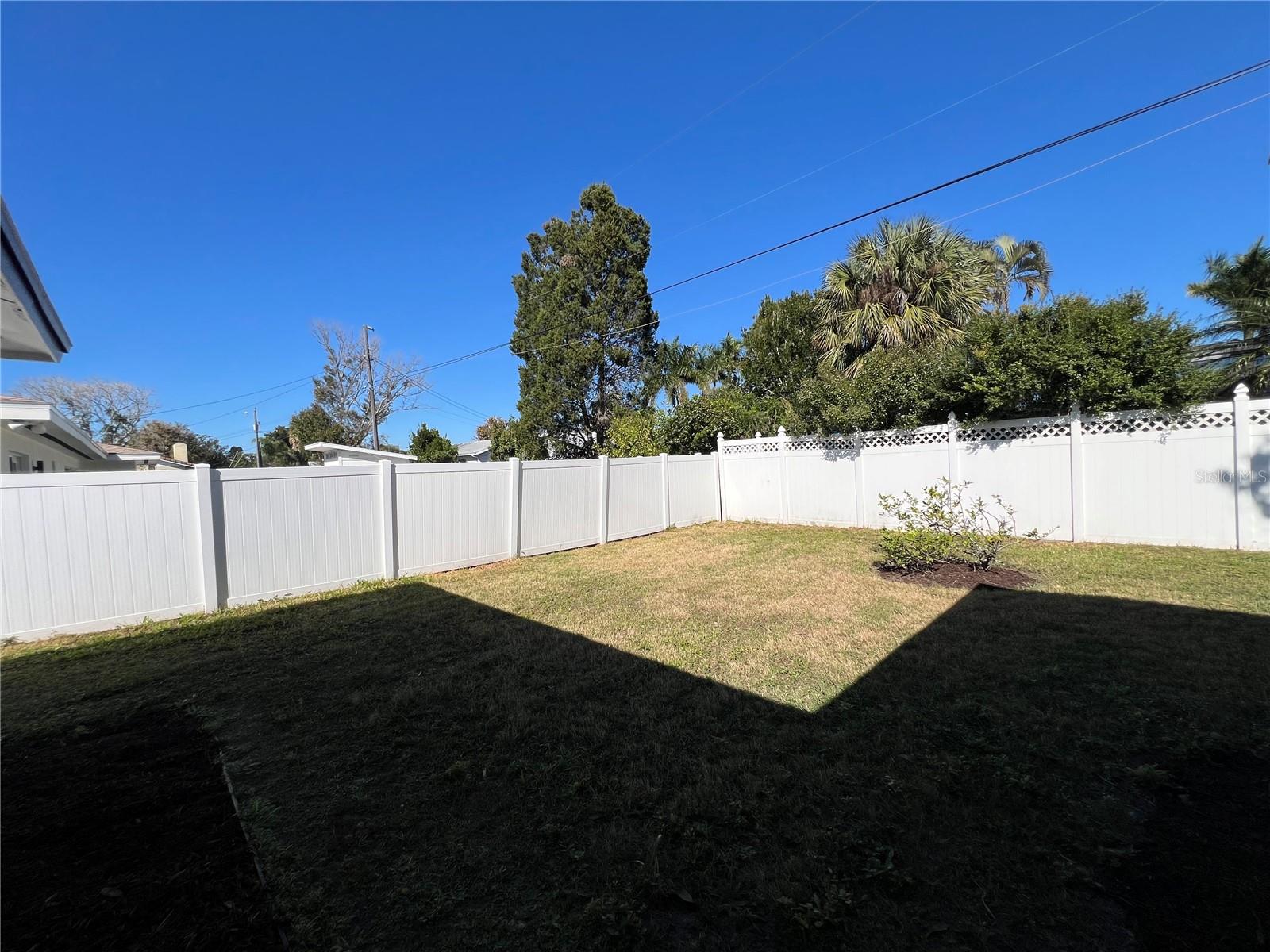 Image 47 of 63 For 2502 Tropical Shores Drive Se