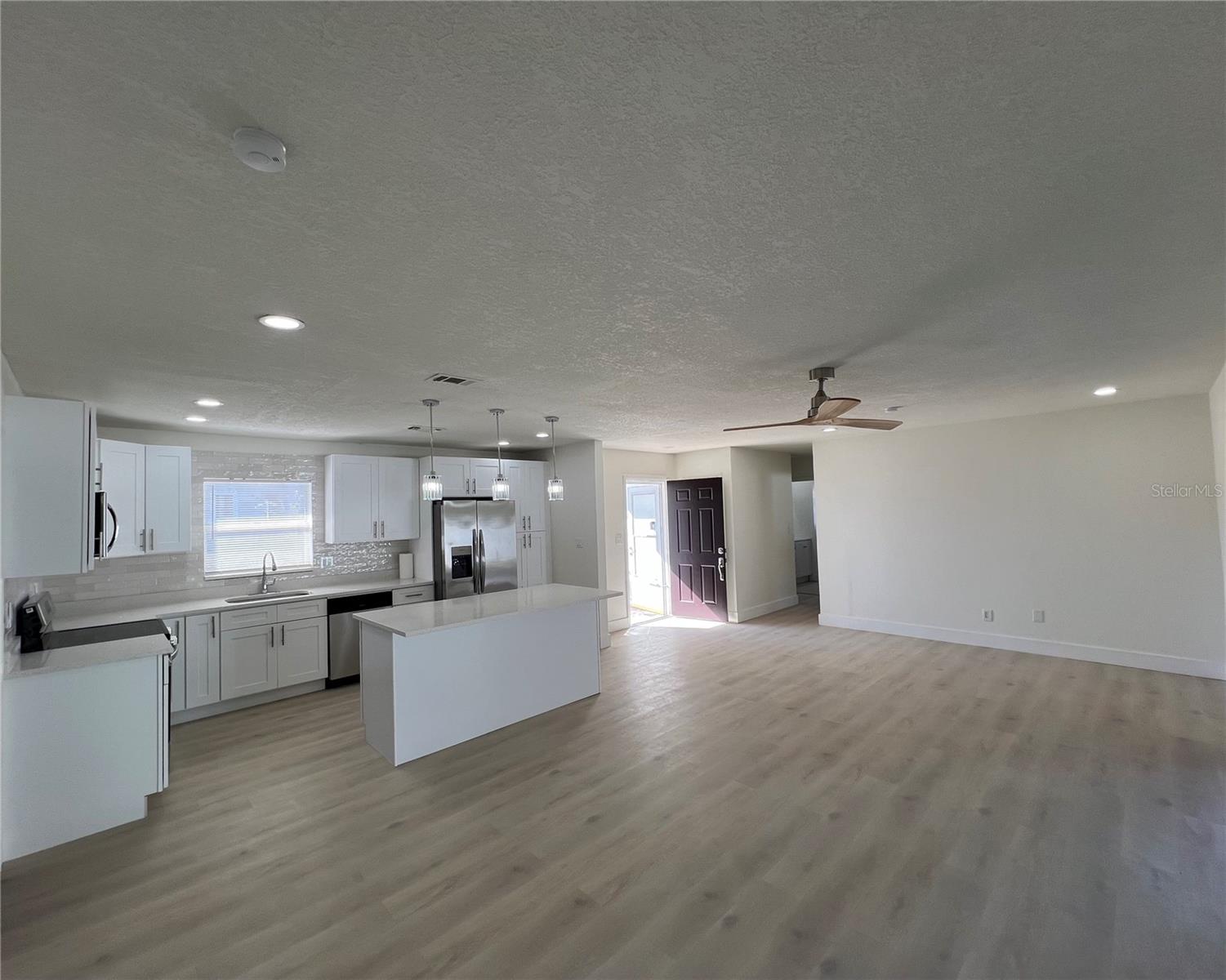 Image 8 of 63 For 2502 Tropical Shores Drive Se