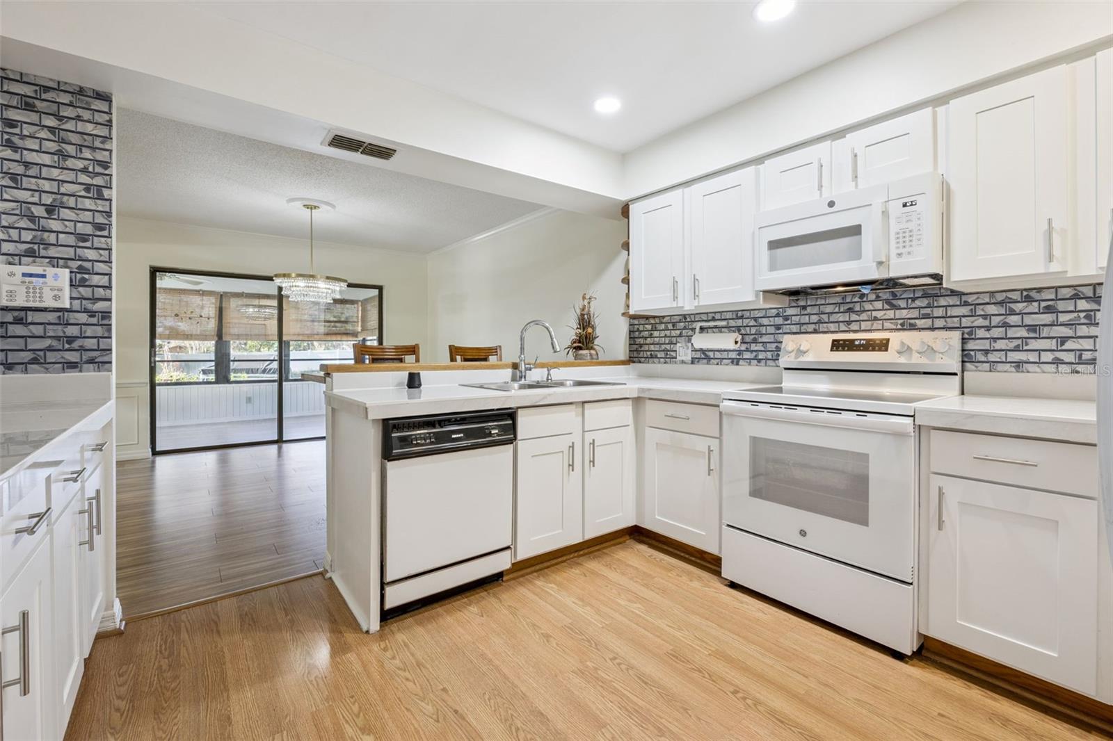 Image 12 of 36 For 1546 Stormway Court